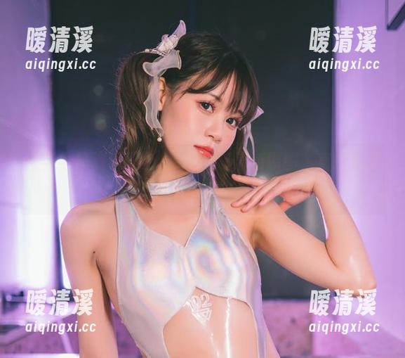 这条牛仔裤再配上星黛鹿鹿i最新原图，直接就是时尚教科书！