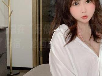 夏天的气息在“是依酱呀”的写真里找到了归宿，这画面真让我捧腹！