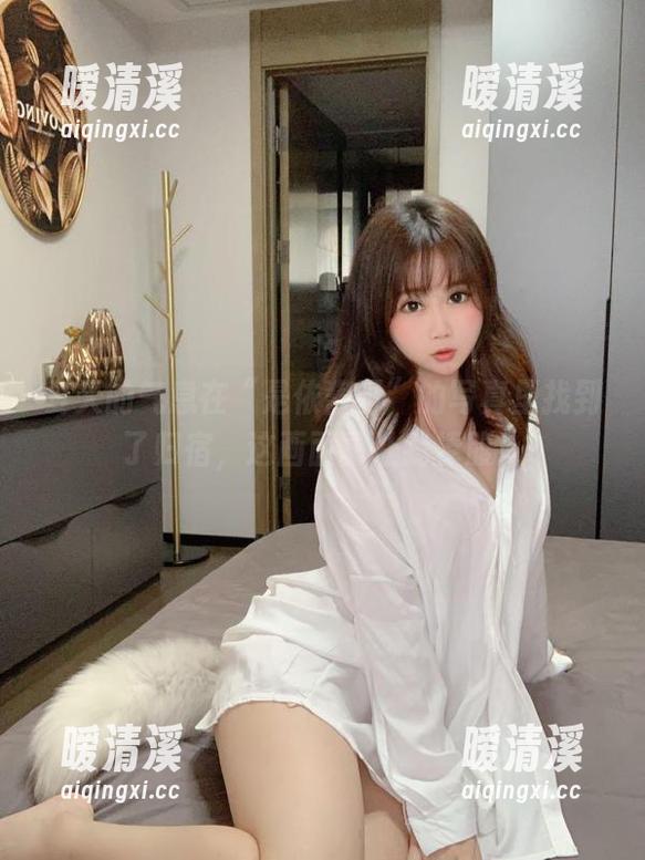 夏天的气息在“是依酱呀”的写真里找到了归宿，这画面真让我捧腹！