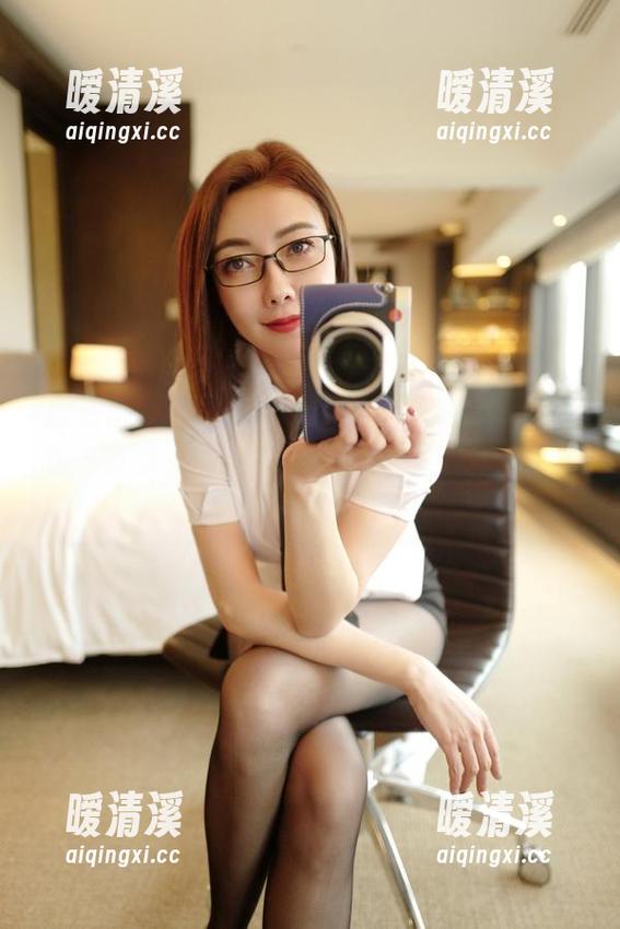 微密圈 - 果儿Victoria穿着美图里那件我一直想买的内衣，你们有没有？资源太丰富了吧！