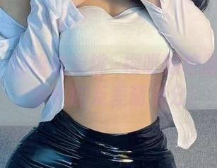 微密圈 - 轻松捕捉桃沢樱呀的校服HD态度，小小的反差萌满分！