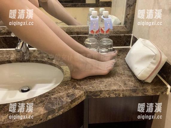 微密圈 - 想象中的女仆和现在线上桃脱了：哪些地方是免费的，哪些是图样？