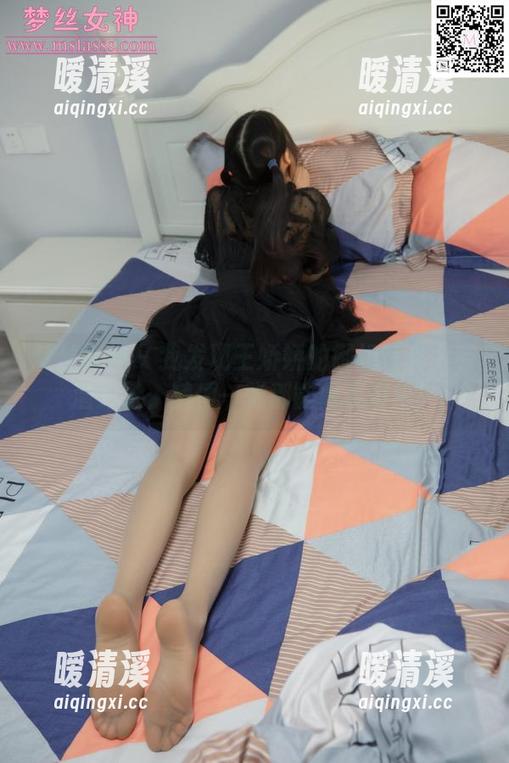 梦丝女神 - 我发现王娇娇的御姐写真太有潜力了，随便一张都能做表情包！