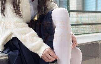 校服肉丝少女的十种姿态，森萝财团图库让你一次看个够。