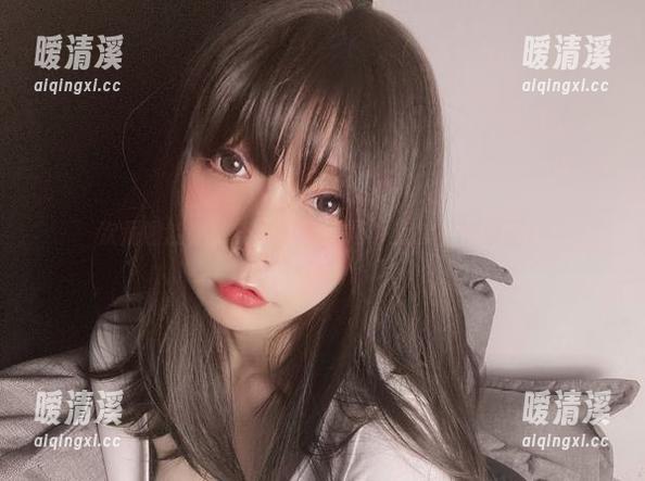 次屁啦的清纯小恶魔，来吧，直接下载原图！
