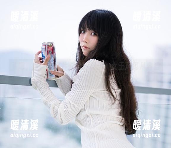 看吧，眼前的图片就是汪知子，女王风范从容自信，谁能挡得住？
