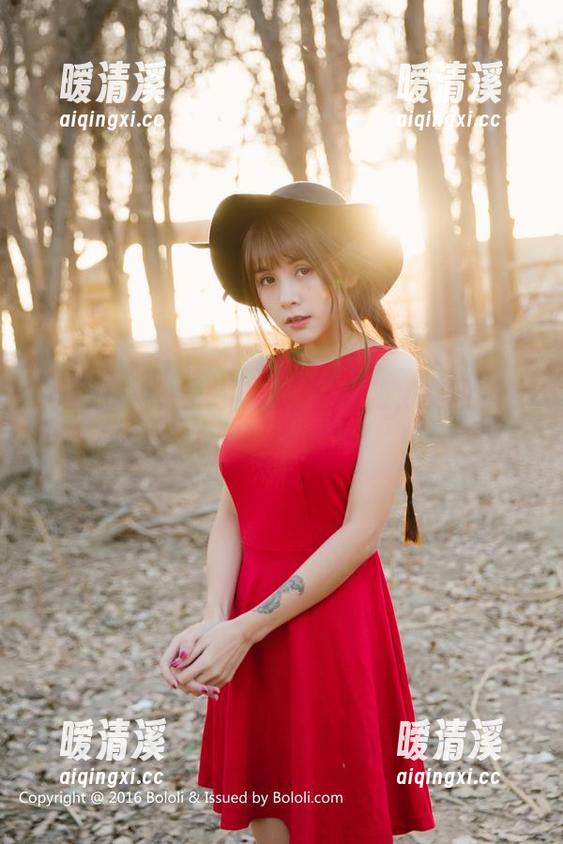 波萝社 - 普吉岛被夏美酱征服，美图下隐藏的小情愫