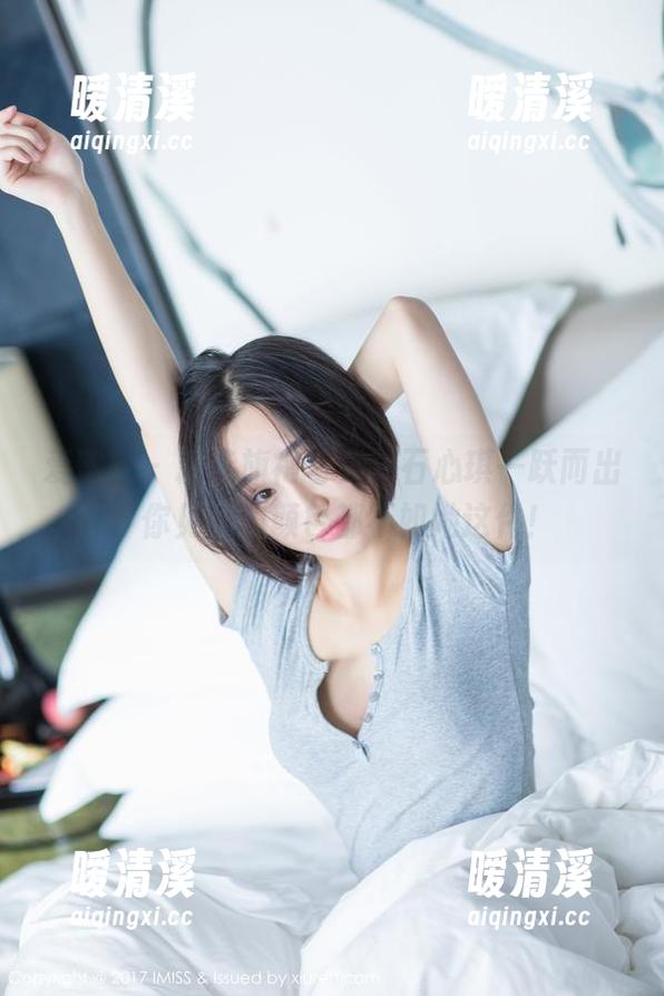 爱蜜社 - 精选旗袍写真，石心琪一跃而出：你见过的颜色都不如她这件！