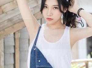 爱蜜社 - 莉莉Lily的网袜合集，或许她觉得可以和蜘蛛精打成一片？