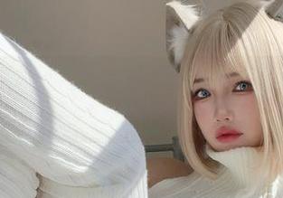 狐洛洛子最新作品集：你能相信这双美脚可能走了多少趟超市吗？