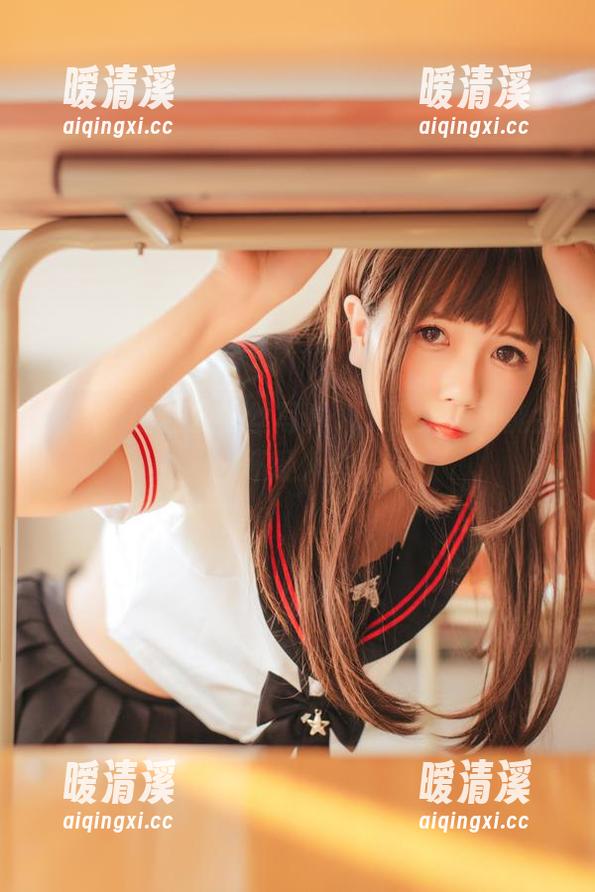 疯猫ss的红发黑丝写真，下载后你可能会怀疑人生