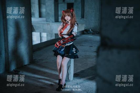 白莉爱吃巧克力的校服，分享给大家，你们记得校门口的味道吗？