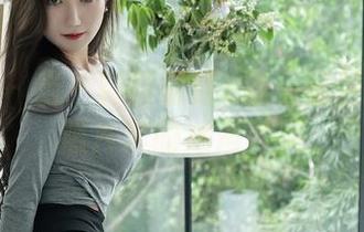 秀人网 - 当一颗甜蛋黄a遇上蕾丝：一场照片里的浪漫冲突