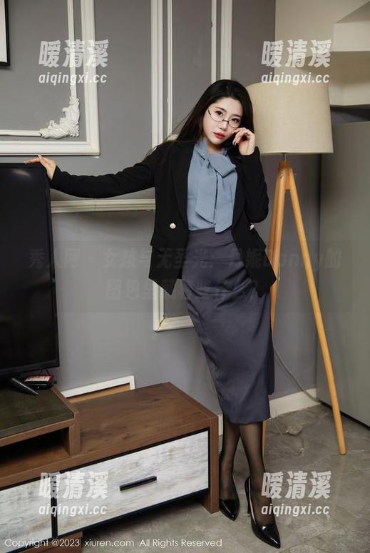 秀人网 - 女孩与无圣光：丹妮Danny的图包里藏着些什么？