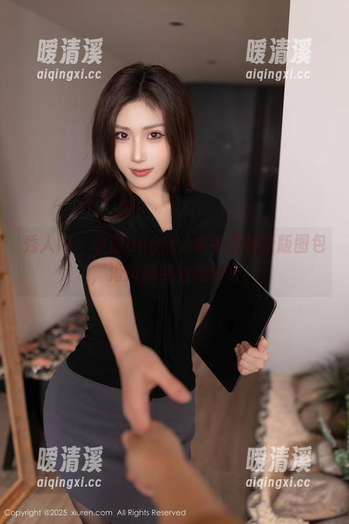 秀人网 - 小甜angle&水手服最新版图包，海风都要为她转身！