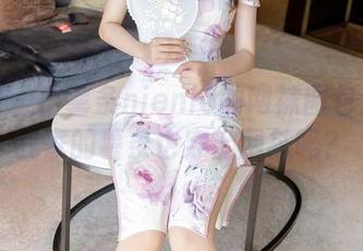 秀人网 - 小薯条nienie的网袜图包：想把我家的薯条也穿上网袜吗？