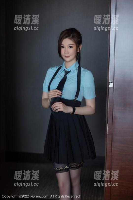 秀人网 - 泳池的静谧与林子遥的风采，图集里的呢喃