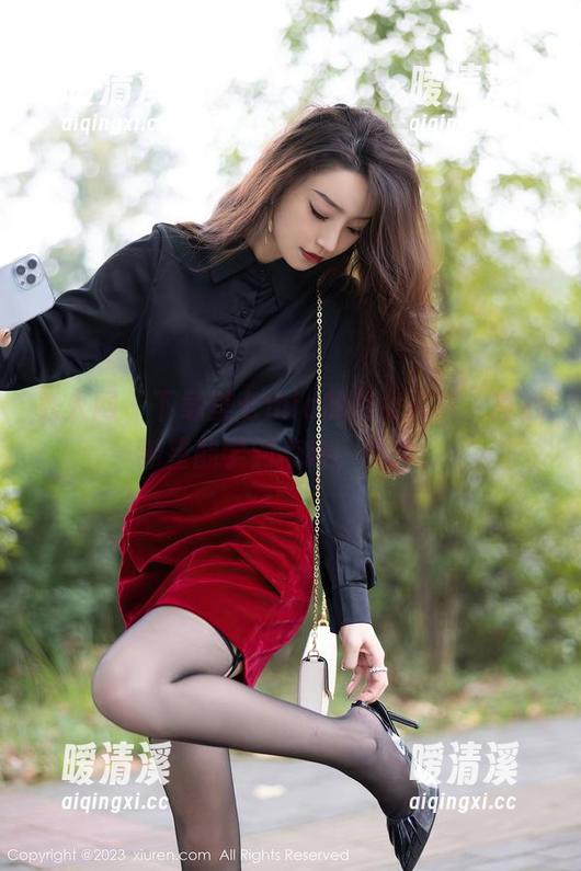 秀人网 - 下载美七mia的修女写真，真心希望能学到点啥，哈哈。