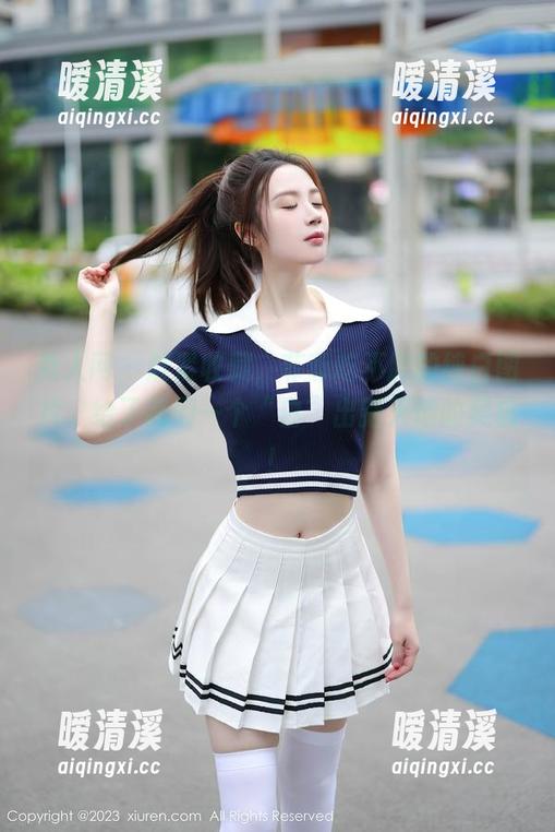 秀人网 - 赶紧收藏，菲菲吃不胖的纯白图片，给了我们一个“白”出新天地的契机！