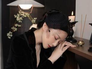 秀人网 - 袁圆比基尼精选，像是拐了个弯的眼神撩拨