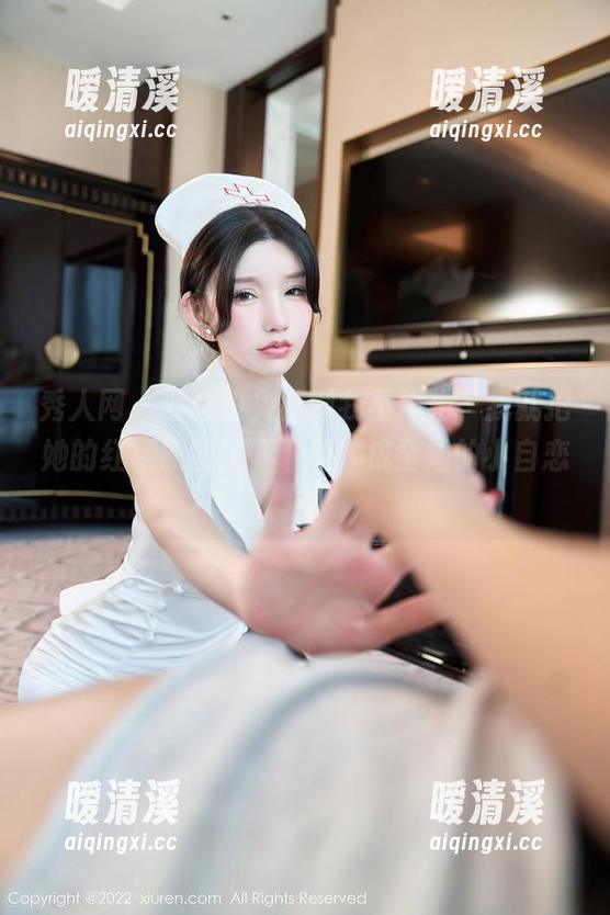 秀人网 - 西希白兔再嘲我不照相，我就把她的红裙原图狠下下载，成全她的小自恋！