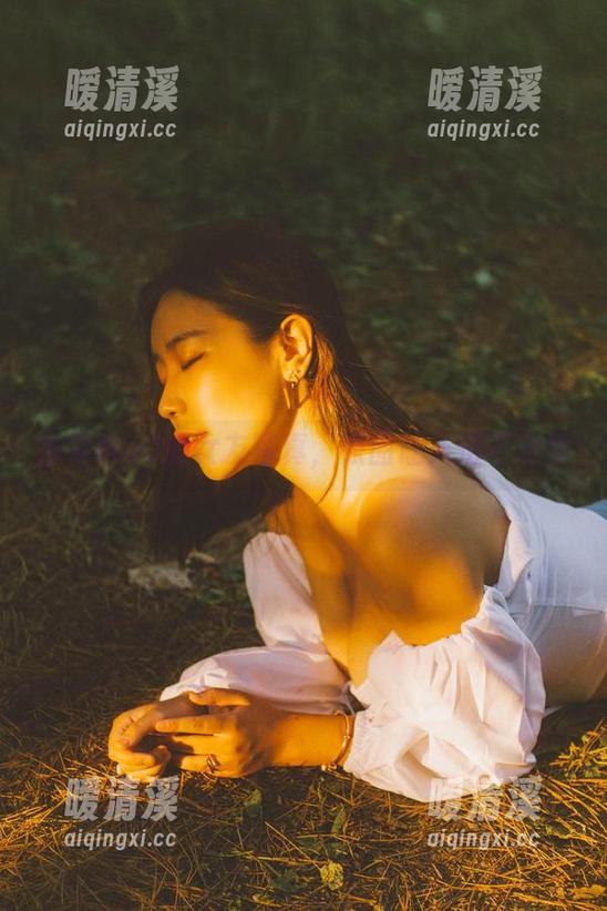 穆零Mu0的女友写真，原图让人情不自禁