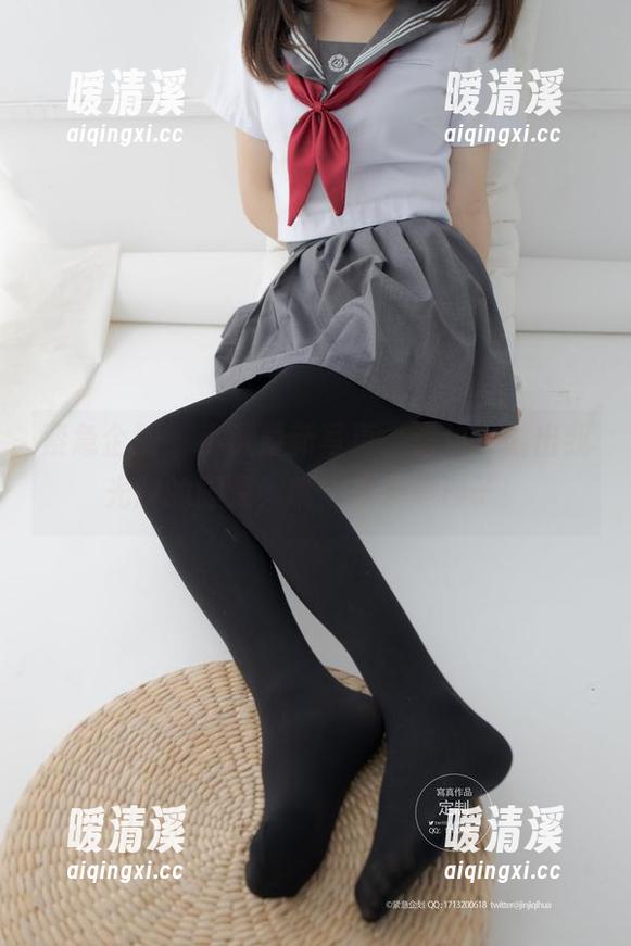 紧急企划 - 小枫最新写真：海边，露出我光辉的脚踝，哦，原来是沙子！