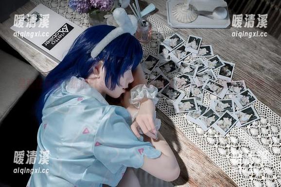 美就在身边，纸悦Etsu_ko的最新居家服cos，玛丽的懒觉梦游！