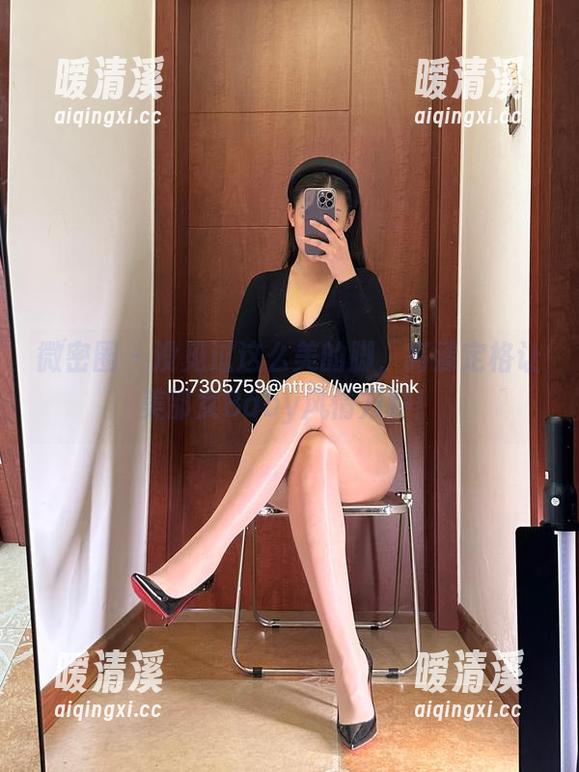 微密圈 - 没见过这么美的脚，高清定格让美邵女Baby风情万种！