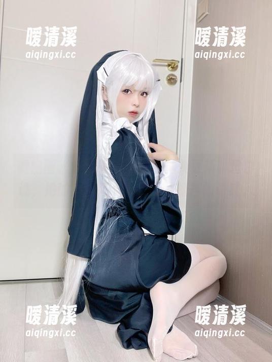 微密圈 - 这是聂傲娇的写真集更新，坦白说，她的美足简直是个无法抵挡的诱惑。