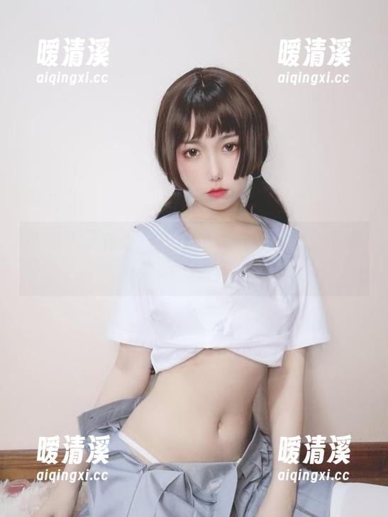 芋圆侑子作品——小秘书一醉方休，惹得我们心痒痒。
