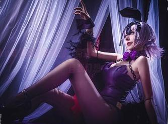 菌烨tako驾着爱宕赛车服，免费写真中的车速与激情，当然是自我幻想