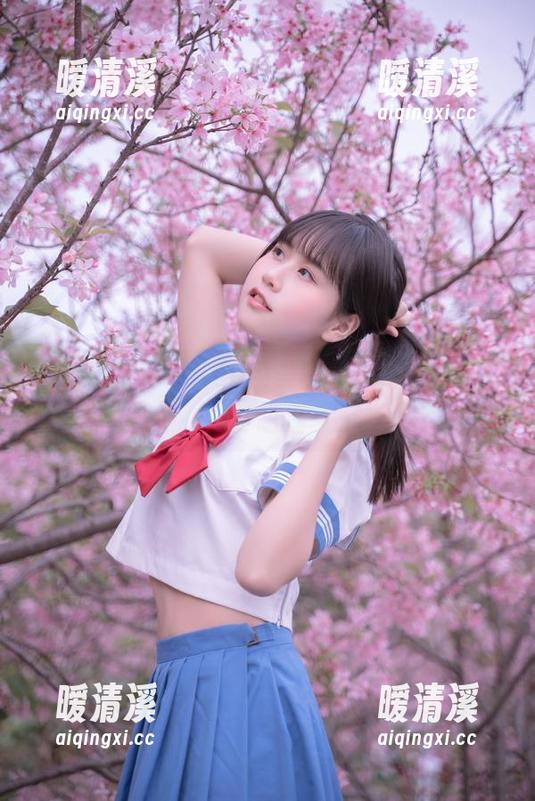 别眨眼，萌芽儿o0的美图里，夏天尾巴在打瞌睡