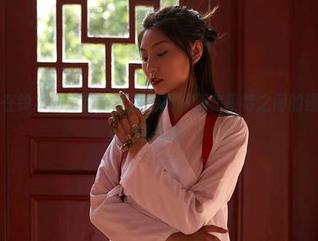 蜜桃社 - 在铃木的定制浴缸里，摄影师和模特之间的碰撞…很有意思哦