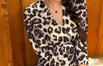 微密圈 - 这酒红礼服不能再美，轩子巨二兔高清合集我“顶”了！