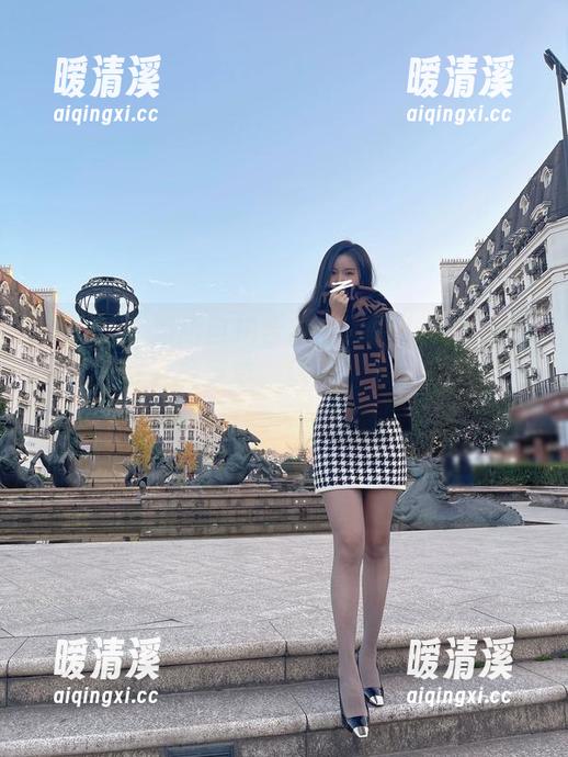 微密圈 - 酒店自拍合集：软妹小九九给你递来一份下载菜单，保证让你欲罢不能，虽然你可能只是在看图。