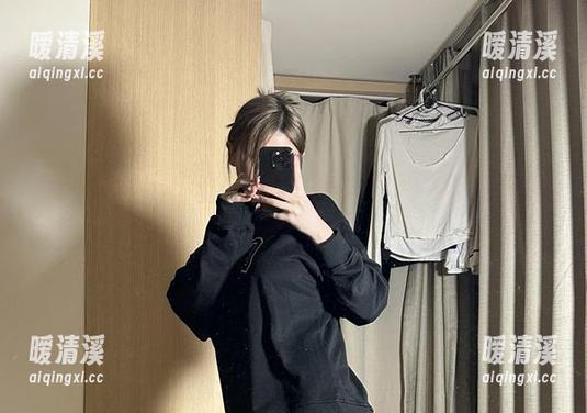微密圈 - 醇子小姨：这条超短牛仔还欠个尺码吗？美图出没请小心哦