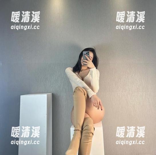 微密圈 - 金希儿比基尼图包，得瑟得我想给她点赞到手抽筋。