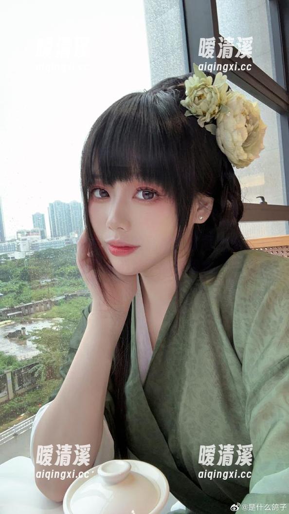 阿九从不咕咕带来的私拍：甘雨，像是一杯不小心冰了的柠檬水