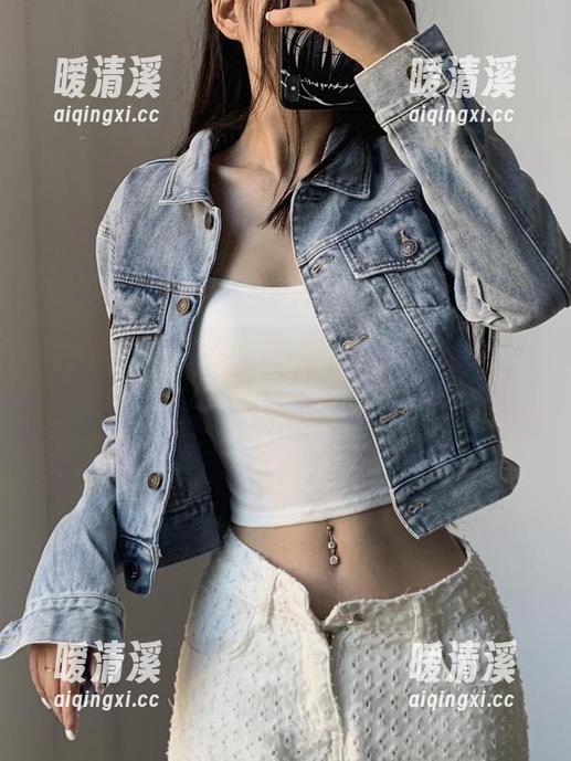 微密圈 - 来份更新：陈佩奇教室里的新姿态，让人不知不觉探入其中！