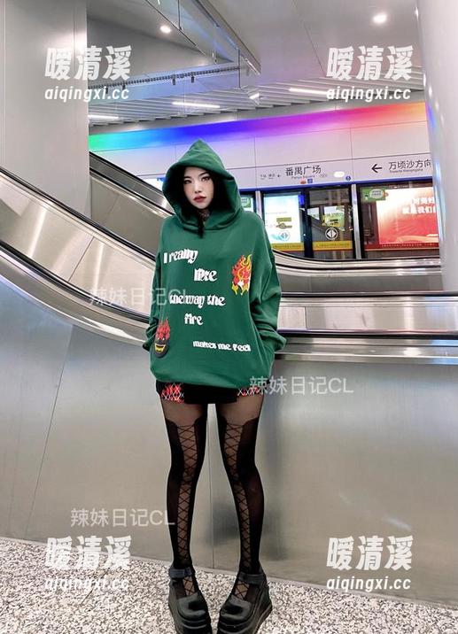 微密圈 - 艺术？不，这只是一双让人想象的陈佩奇丝袜精选！