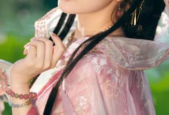 雯妹不讲道理的图册：蕾丝女仆与无尽的想象