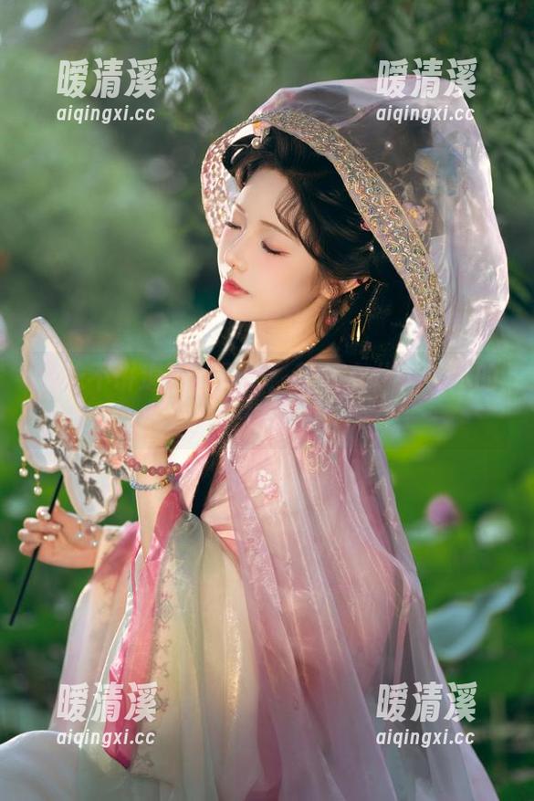 雯妹不讲道理的图册：蕾丝女仆与无尽的想象
